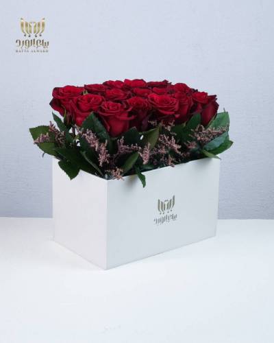 Amour Bloom Box – A Gift of Love & Elegance.