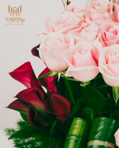 ROSE ELEGANCE – A SOPHISTICATED BLEND OF PINK ROSES.