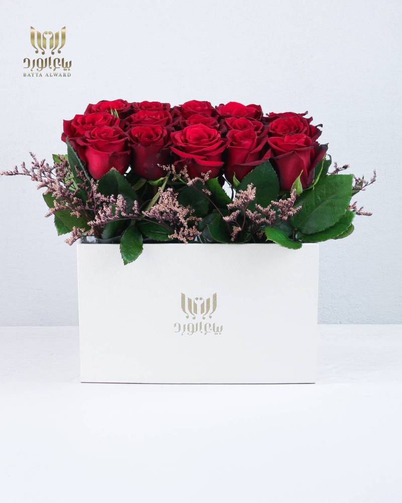 Amour Bloom Box – A Gift of Love & Elegance.