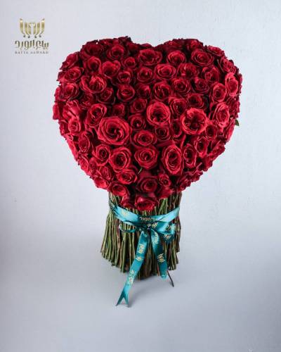 Velvet Rose Elegance – A Heartfelt Masterpiece.