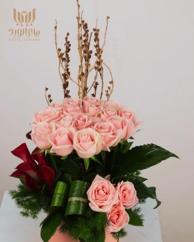 ROSE ELEGANCE – A SOPHISTICATED BLEND OF PINK ROSES.